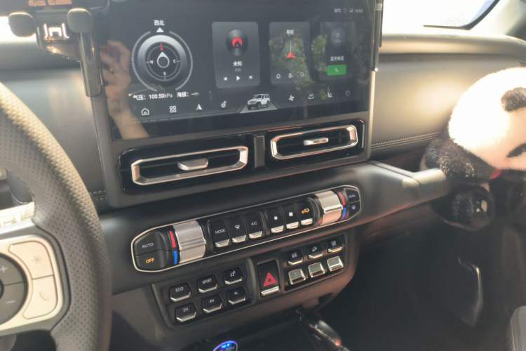 Used 212 T01 2025 2.0T Changfeng Audio And AC Panel