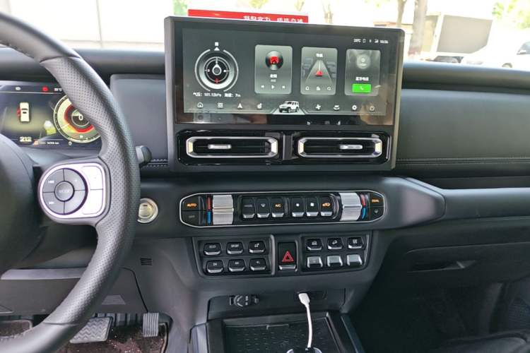Used 212 T01 2025 2.0T Changfeng Audio And AC Panel