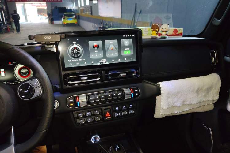 Used 212 T01 2025 2.0T Changfeng Audio And AC Panel