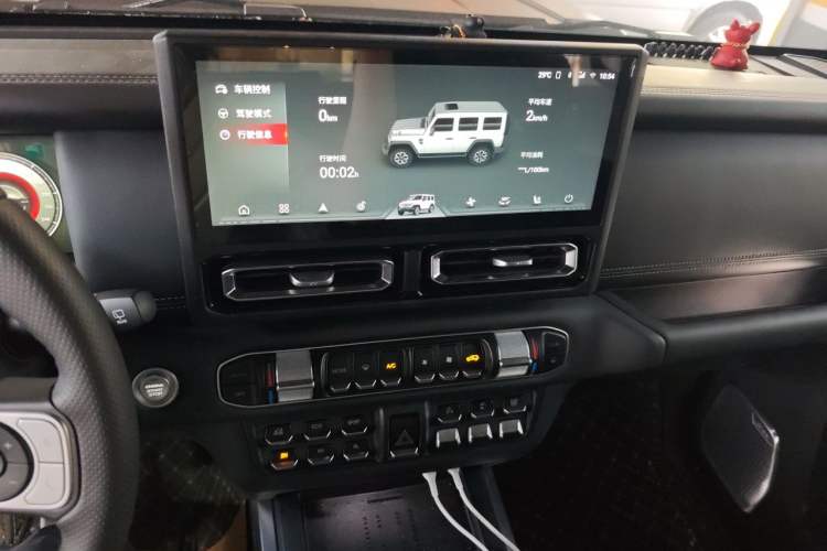 Used 212 T01 2025 Model 2.0T Diesel Audio And AC Panel