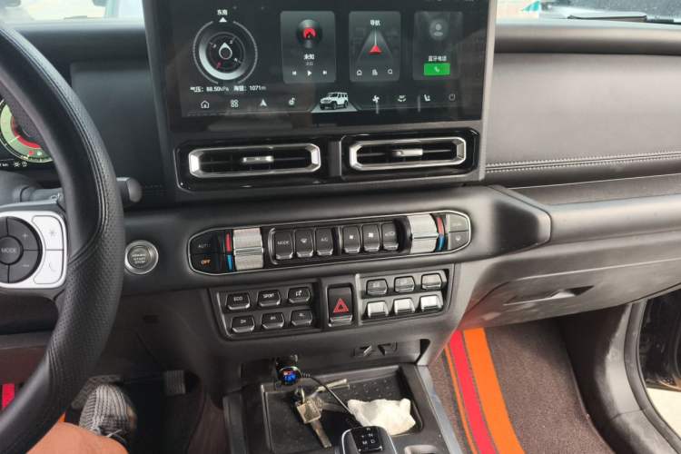 Used 212 T01 2025 2.0T Changfeng Audio And AC Panel