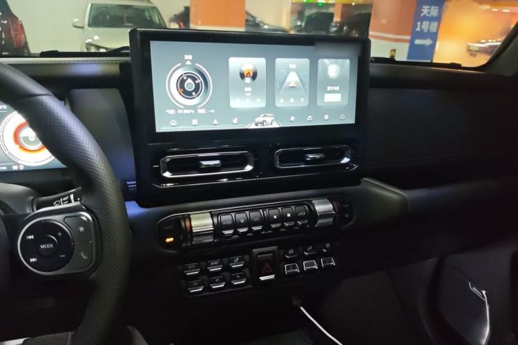 Used 212 T01 2025 2.0T Changfeng Audio And AC Panel