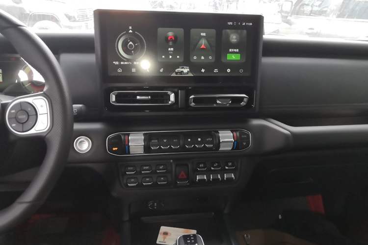 Used 212 T01 2025 2.0T Changfeng Audio And AC Panel