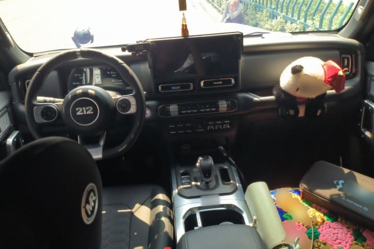 Used 212 T01 2025 2.0T Changfeng Center Console