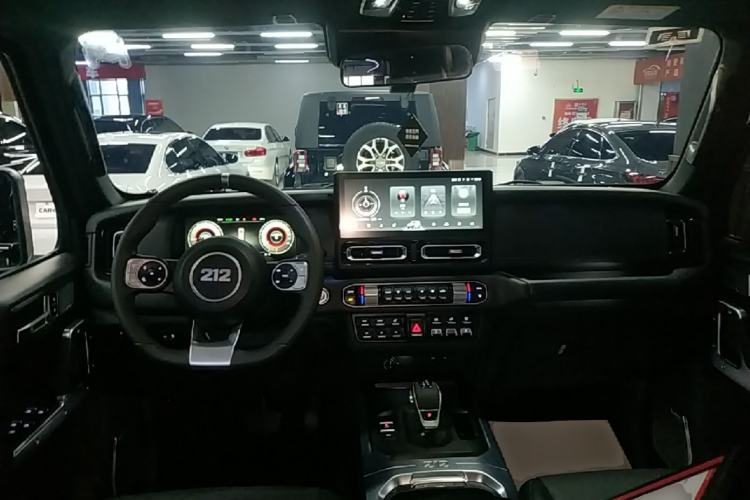 Used 212 T01 2025 2.0T Changfeng Center Console