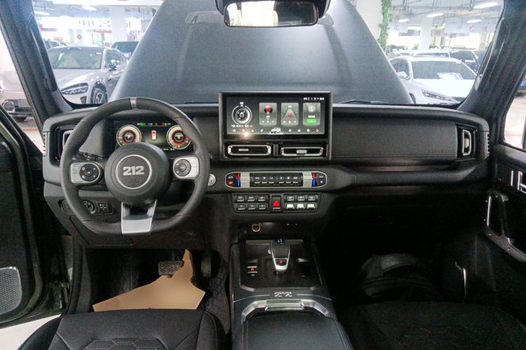 Used 212 T01 2025 2.0T Changfeng Center Console