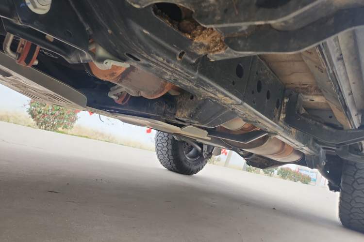 Used 212 T01 2025 2.0T Changfeng Chassis Front Left