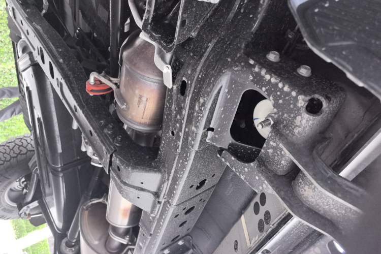 Used 212 T01 2025 2.0T Changfeng Chassis Front Left