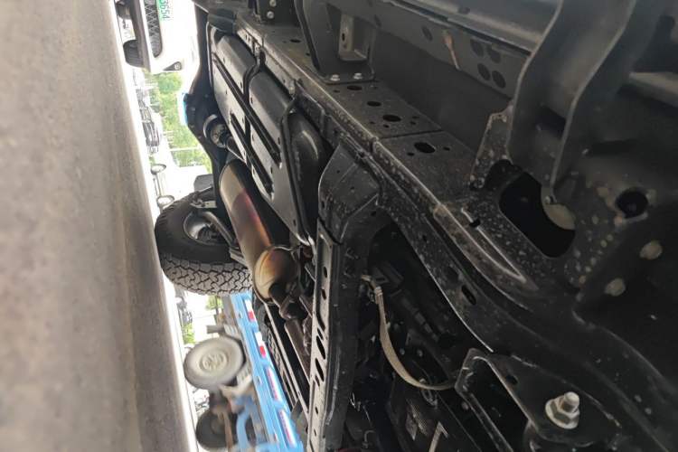 Used 212 T01 2025 2.0T Changfeng Chassis Front Right