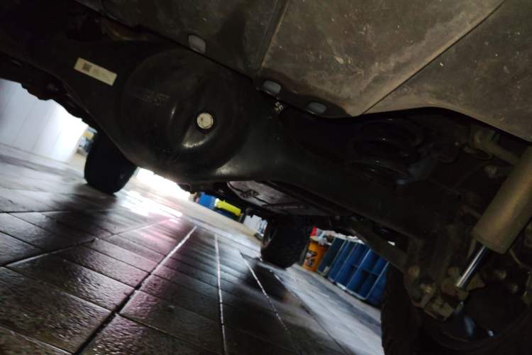 Used 212 T01 2025 2.0T Changfeng Chassis Rear
