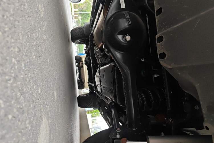 Used 212 T01 2025 2.0T Changfeng Chassis Rear