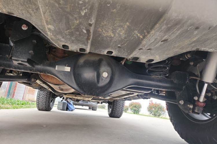 Used 212 T01 2025 2.0T Changfeng Chassis Rear