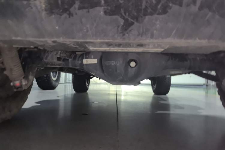 Used 212 T01 2025 2.0T Changfeng Chassis Rear