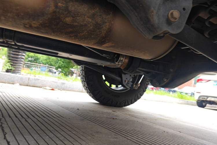 Used 212 T01 2025 2.0T Changfeng Chassis Rear Left