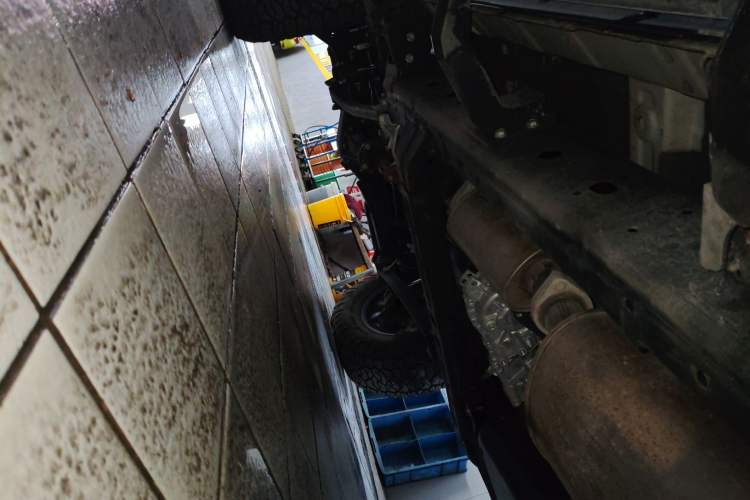Used 212 T01 2025 2.0T Changfeng Chassis Rear Left