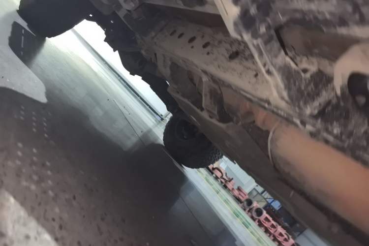 Used 212 T01 2025 2.0T Changfeng Chassis Rear Left