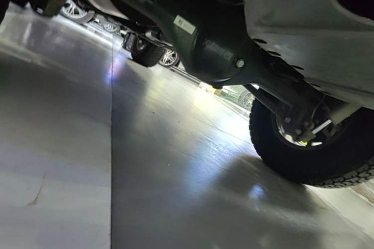 Used 212 T01 2025 2.0T Changfeng Chassis Rear Left