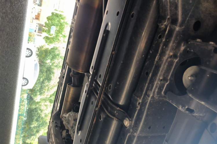 Used 212 T01 2025 2.0T Changfeng Chassis Rear Right