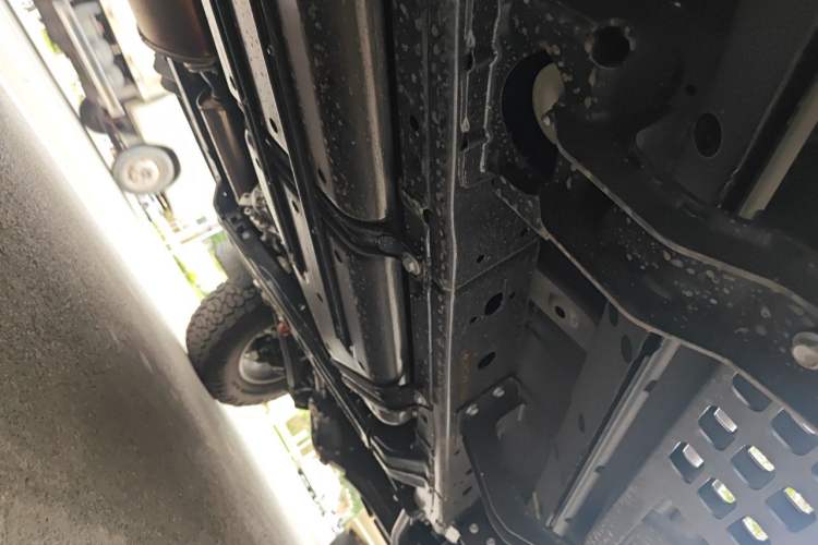 Used 212 T01 2025 2.0T Changfeng Chassis Rear Right