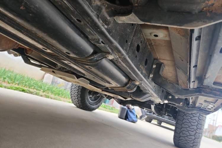 Used 212 T01 2025 2.0T Changfeng Chassis Rear Right