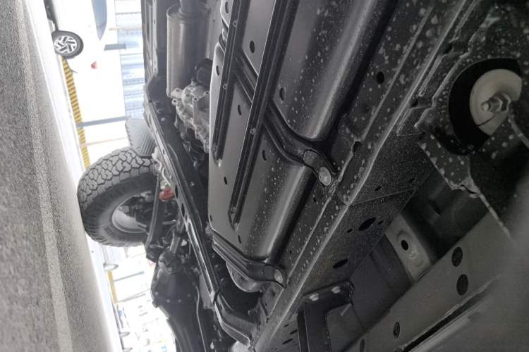 Used 212 T01 2025 2.0T Changfeng Chassis Rear Right