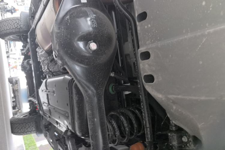 Used 212 T01 2025 2.0T Changfeng Chassis Rear