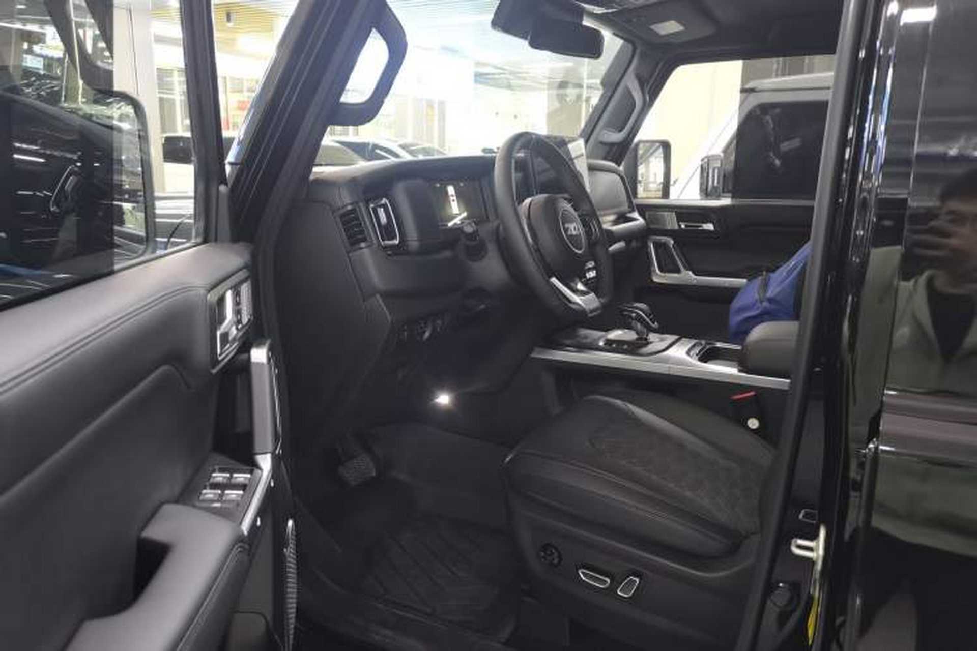 Used 212 T01 2025 2.0T Changfeng Driver Seat
