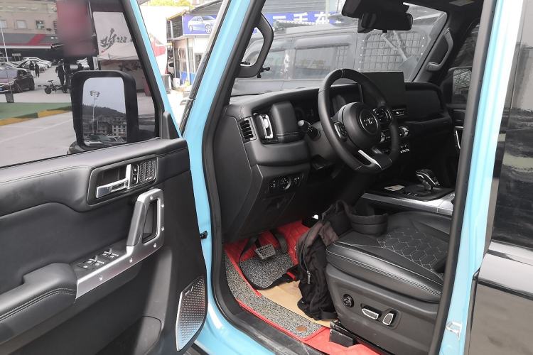Used 212 T01 2025 2.0T Changfeng Driver Seat