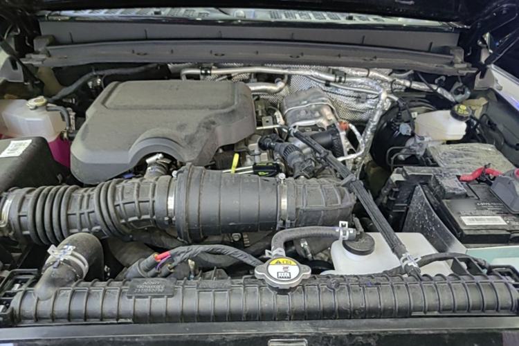 Used 212 T01 2025 2.0T Changfeng Engine Bay