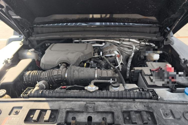 Used 212 T01 2025 2.0T Changfeng Engine Bay