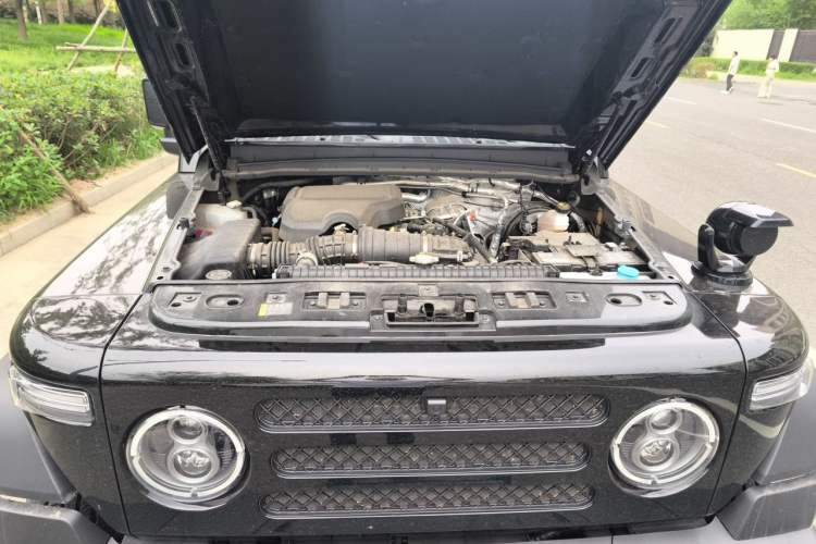 Used 212 T01 2025 Model 2.0T Inspector Engine Bay