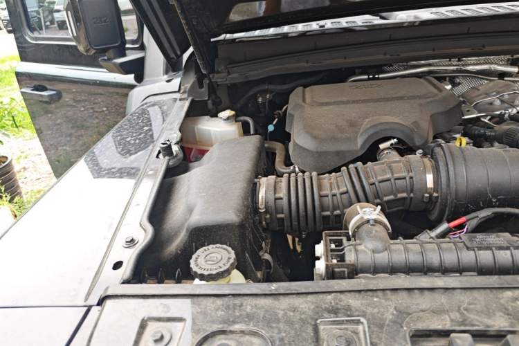Used 212 T01 2025 2.0T Changfeng Engine Bay Right