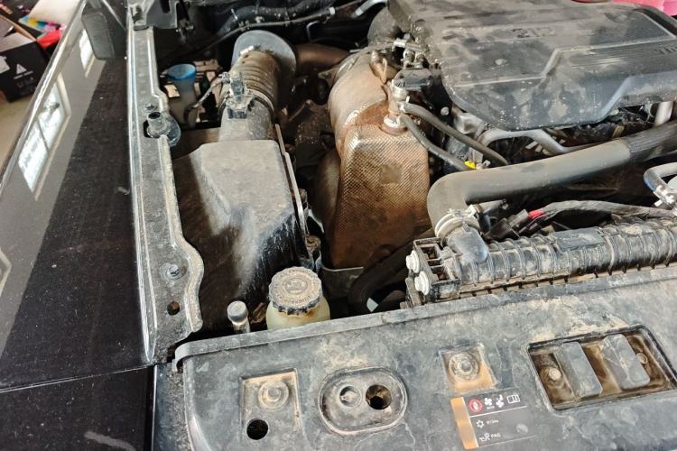 Used 212 T01 2025 Model 2.0T Diesel Engine Bay Right