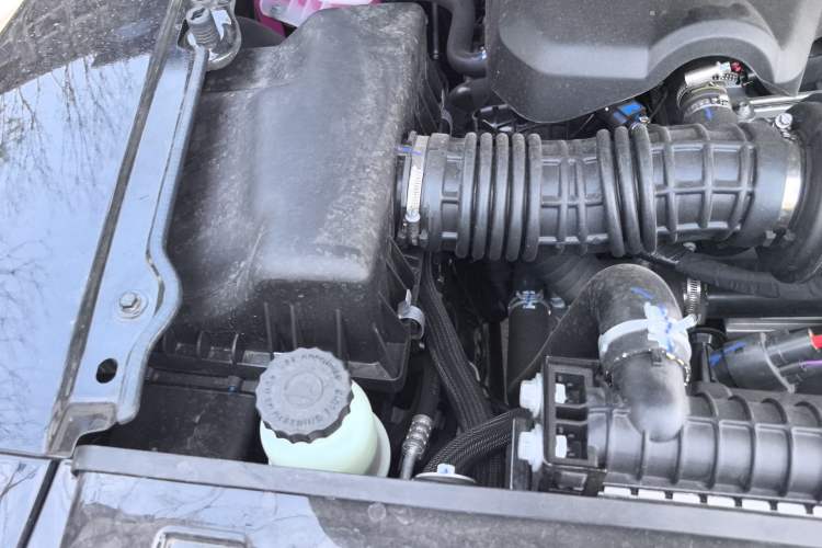 Used 212 T01 2025 2.0T Changfeng Engine Bay Right