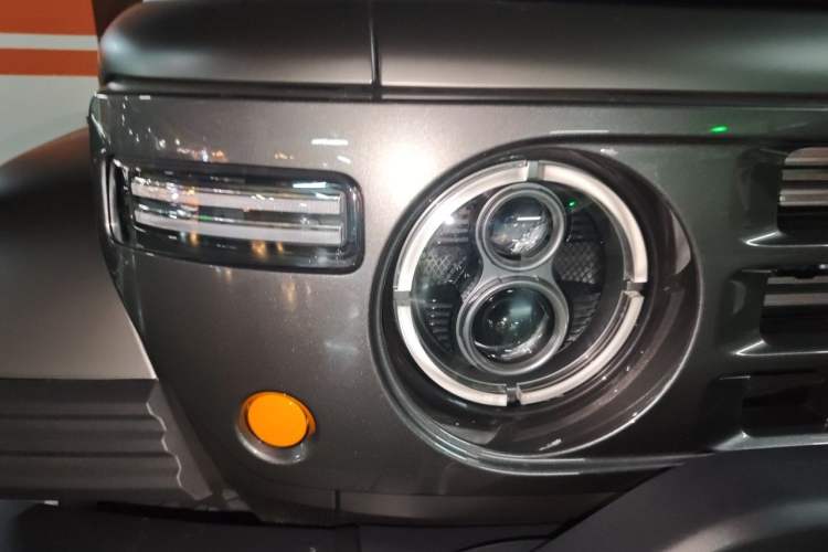 Used 212 T01 2025 2.0T Changfeng Exterior 6