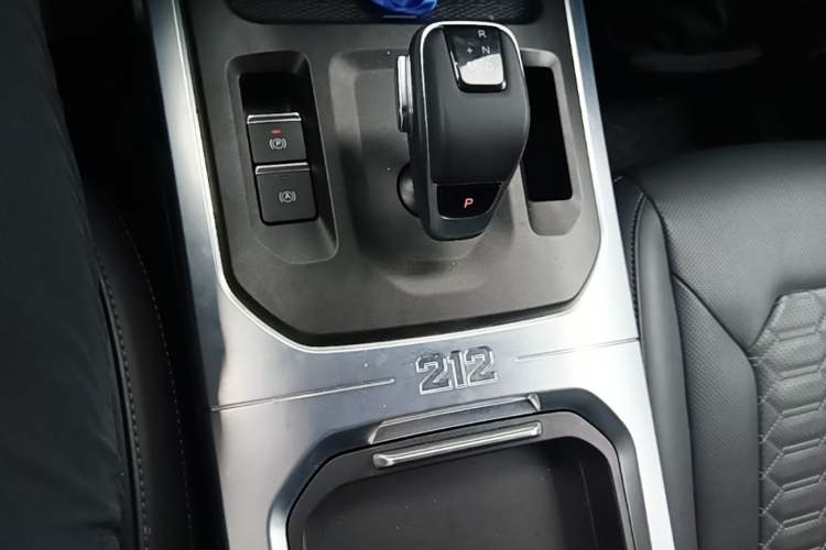 Used 212 T01 2025 Model 2.0T Diesel Gear Lever