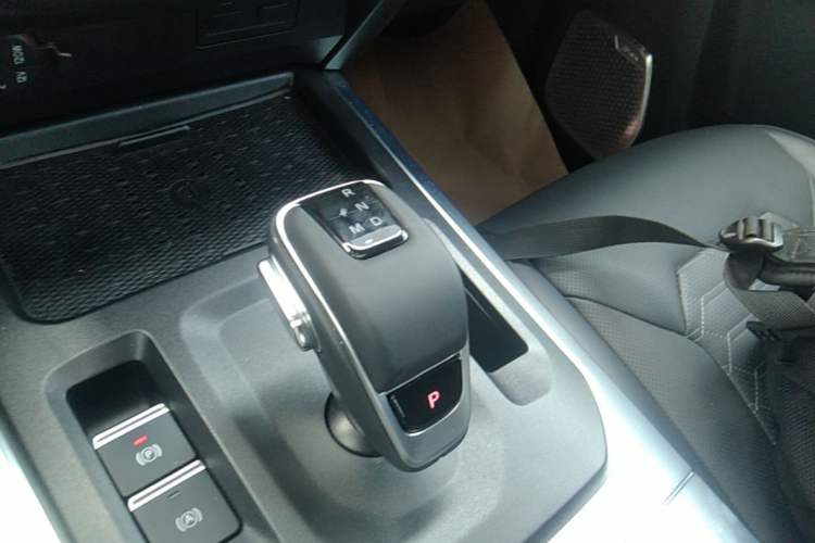 Used 212 T01 2025 Model 2.0T Diesel Gear Lever