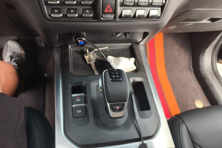 Used 212 T01 2025 2.0T Changfeng Gear Lever