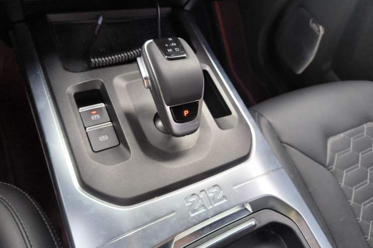 Used 212 T01 2025 Model 2.0T Inspector Gear Lever