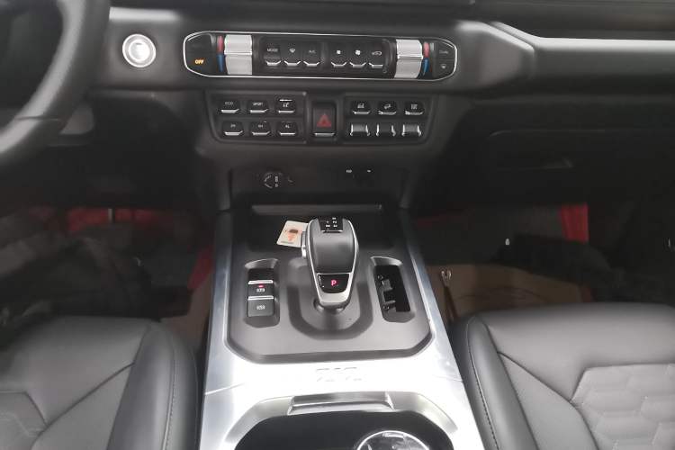Used 212 T01 2025 2.0T Changfeng Gear Lever