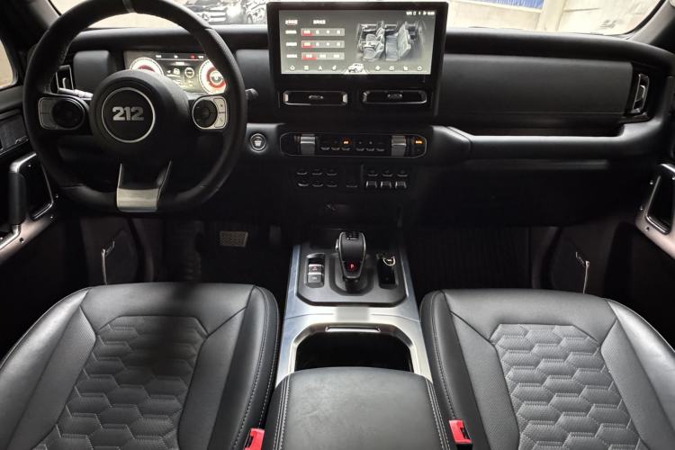 Used 212 T01 2025 2.0T Changfeng Interior 1