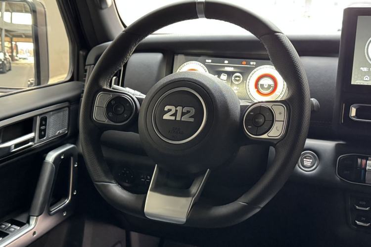 Used 212 T01 2025 2.0T Changfeng Interior 2