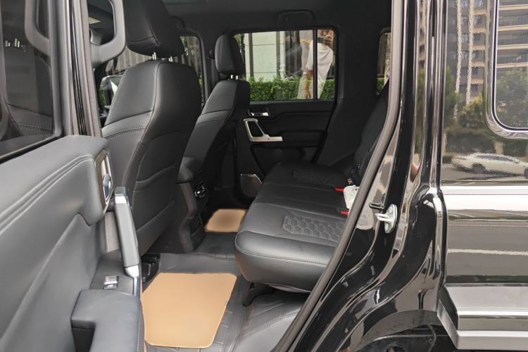 Used 212 T01 2025 2.0T Changfeng Interior 4