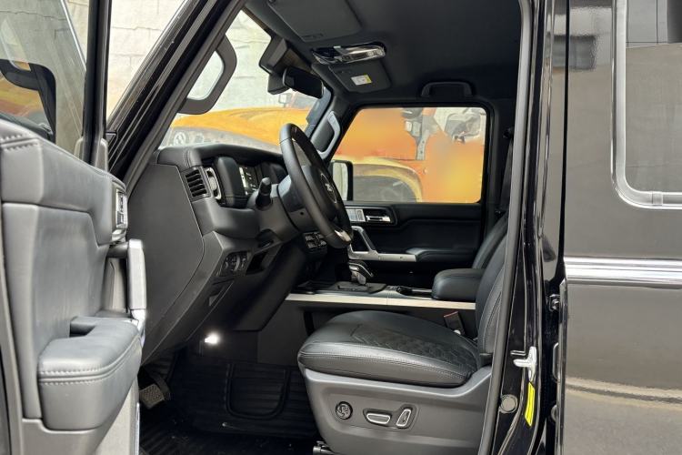 Used 212 T01 2025 2.0T Changfeng Interior 4