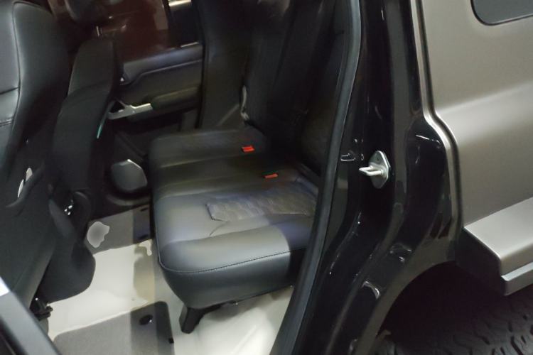 Used 212 T01 2025 2.0T Changfeng Interior 4