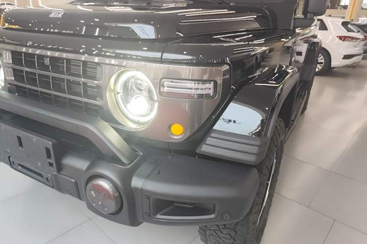 Used 212 T01 2025 2.0T Changfeng Left Front Headlight