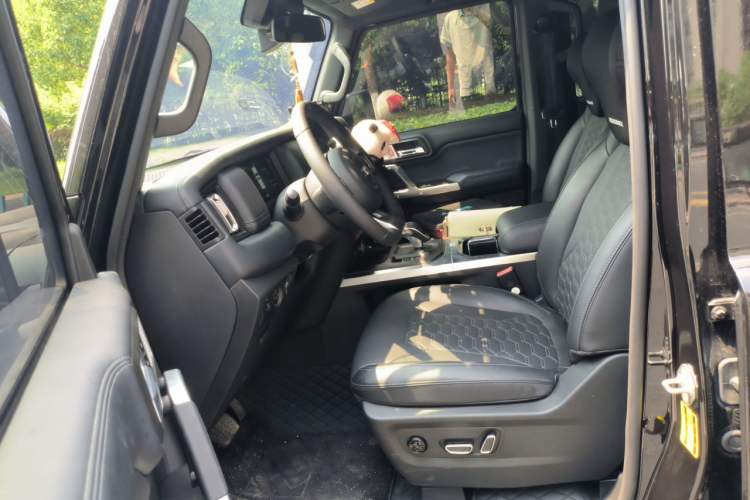Used 212 T01 2025 2.0T Changfeng Left Front Seat