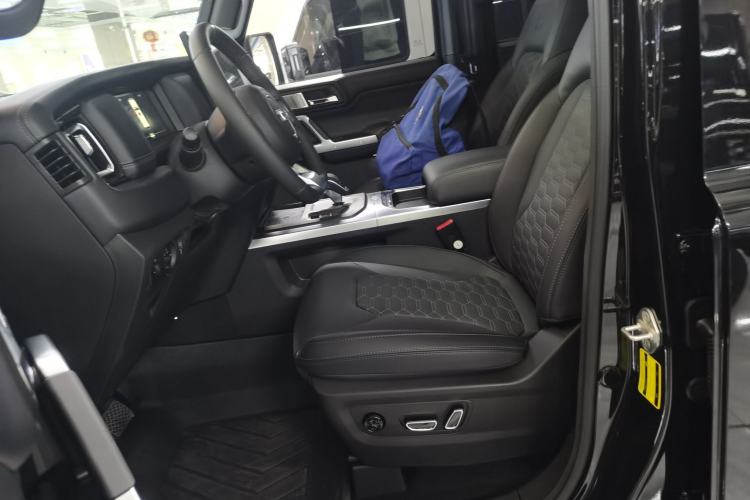 Used 212 T01 2025 2.0T Changfeng Left Front Seat