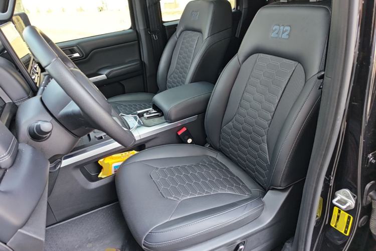 Used 212 T01 2025 2.0T Changfeng Left Front Seat