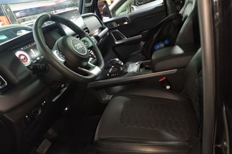 Used 212 T01 2025 2.0T Changfeng Left Front Seat